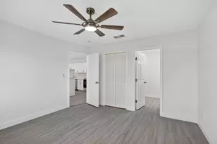 124 SE Eyerly Ave, Port Saint Lucie, FL 34983 - Photo 20