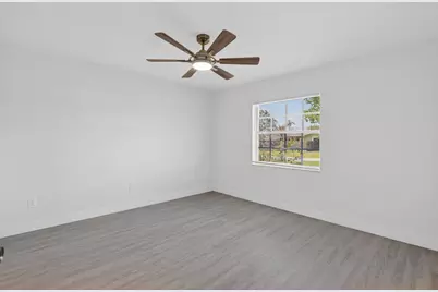 124 SE Eyerly Avenue, Port Saint Lucie, FL 34983 - Photo 18