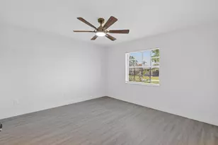 124 SE Eyerly Ave, Port Saint Lucie, FL 34983 - Photo 18