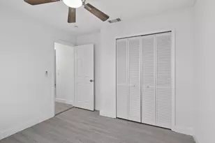 124 SE Eyerly Ave, Port Saint Lucie, FL 34983 - Photo 8