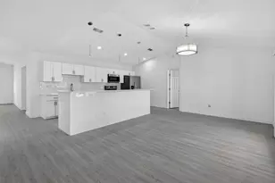 124 SE Eyerly Ave, Port Saint Lucie, FL 34983 - Photo 2