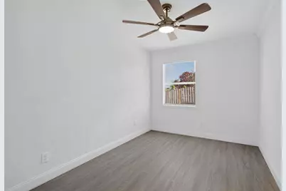 124 SE Eyerly Avenue, Port Saint Lucie, FL 34983 - Photo 18
