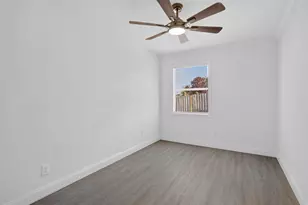 124 SE Eyerly Ave, Port Saint Lucie, FL 34983 - Photo 18