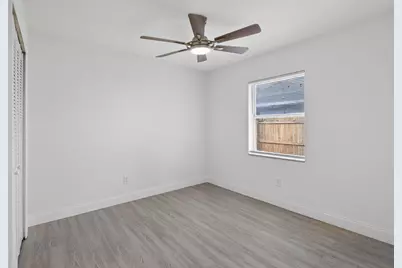 124 SE Eyerly Avenue, Port Saint Lucie, FL 34983 - Photo 12