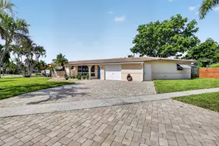 301 SE 8th Ave, Deerfield Beach, FL 33441 - Photo 4
