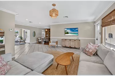 301 SE 8th Avenue, Deerfield Beach, FL 33441 - Photo 14