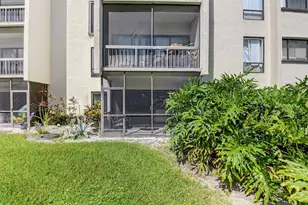 3050 Presidential Way, West Palm Beach, FL 33401 - Photo 32
