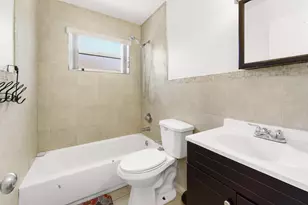 271 NE 57th Ct, Oakland Park, FL 33334 - Photo 30