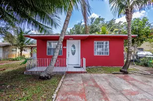 426 NE 166th St, North Miami Beach, FL 33162 - Photo 4