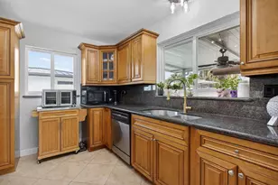 571 SE 14th St, Pompano Beach, FL 33060 - Photo 22