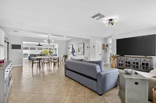571 SE 14th St, Pompano Beach, FL 33060 - Photo 2
