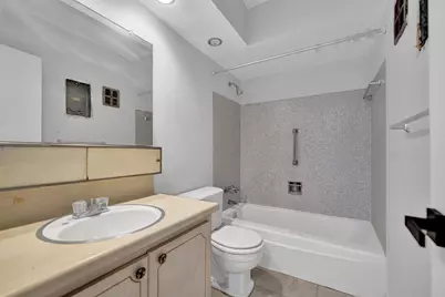 455 Paradise Isle Boulevard #305, Hallandale Beach, FL 33009 - Photo 14