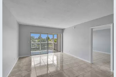 455 Paradise Isle Boulevard #305, Hallandale Beach, FL 33009 - Photo 10