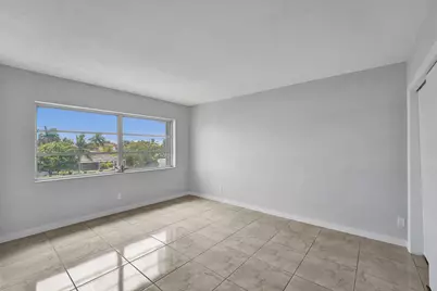 455 Paradise Isle Boulevard #305, Hallandale Beach, FL 33009 - Photo 16