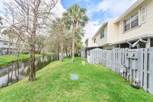 185 SW 3rd St, Pompano Beach, FL 33060 - Photo 36