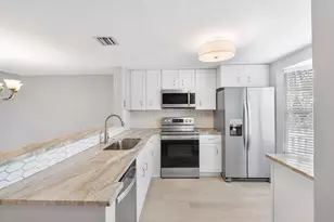 185 SW 3rd St, Pompano Beach, FL 33060 - Photo 1