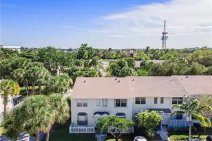 185 SW 3rd St, Pompano Beach, FL 33060 - Photo 2
