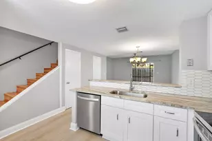 185 SW 3rd St, Pompano Beach, FL 33060 - Photo 8