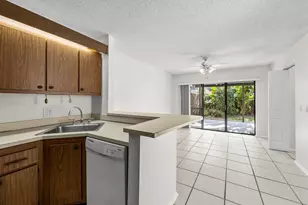 3548 Gardens E Dr, Palm Beach Gardens, FL 33410 - Photo 14