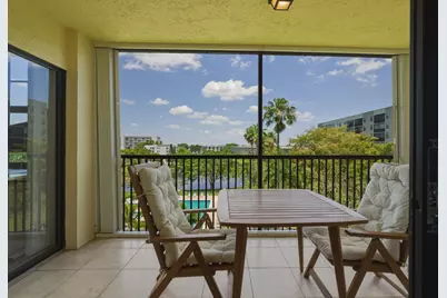 2205 S Cypress Bend Drive #604, Pompano Beach, FL 33069 - Photo 16