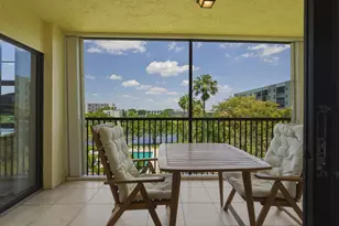 2205 S Cypress Bend Dr, Pompano Beach, FL 33069 - Photo 16