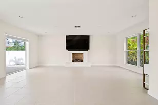 260 E Lakewood Rd, West Palm Beach, FL 33405 - Photo 8