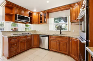 637 Troy Blvd, West Palm Beach, FL 33409 - Photo 8