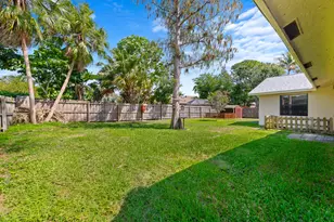 803 Silverbell Ln, Wellington, FL 33414 - Photo 28