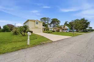 1707 SE Manth Ln, Port Saint Lucie, FL 34983 - Photo 26