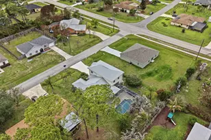 1707 SE Manth Ln, Port Saint Lucie, FL 34983 - Photo 36