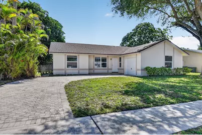 19486 Delaware Circle, Boca Raton, FL 33434 - Photo 2
