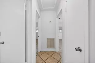 121 NW 56th Ct, Oakland Park, FL 33309 - Photo 14
