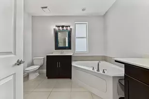 1135 NE 3rd Ave, Fort Lauderdale, FL 33304 - Photo 38
