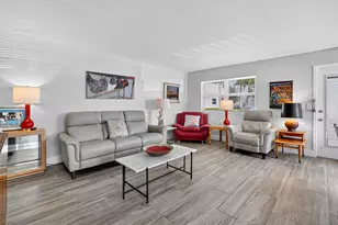 360 Flanders Dr, Delray Beach, FL 33484 - Photo 4