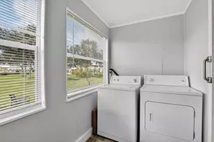 360 Flanders Dr, Delray Beach, FL 33484 - Photo 24
