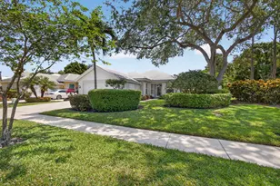 8773 Wakefield Dr, Palm Beach Gardens, FL 33410 - Photo 4