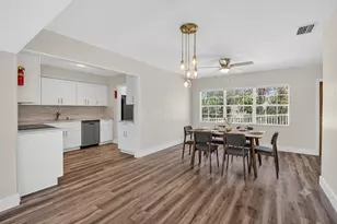277 NW 3rd Ct, Boca Raton, FL 33432 - Photo 8