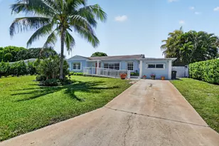277 NW 3rd Ct, Boca Raton, FL 33432 - Photo 4