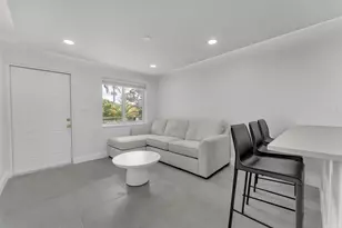 381 SE 15th Ave, Deerfield Beach, FL 33441 - Photo 2