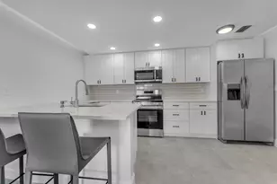 381 SE 15th Ave, Deerfield Beach, FL 33441 - Photo 4
