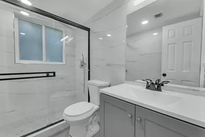 381 SE 15th Avenue #1, Deerfield Beach, FL 33441 - Photo 16