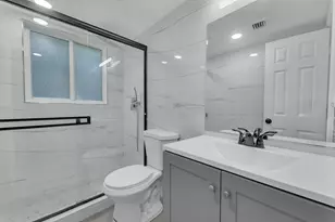 381 SE 15th Ave, Deerfield Beach, FL 33441 - Photo 16