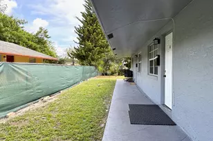 830 SW 10th St, Pompano Beach, FL 33060 - Photo 6