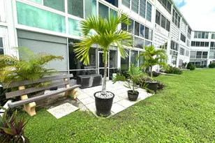 1092 Newport S, Deerfield Beach, FL 33442 - Photo 2