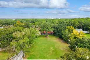 1950 Foxhollow Dr E, Auburndale, FL 33823 - Photo 50