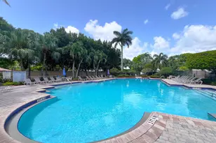 137 Canterbury Pl, Royal Palm Beach, FL 33414 - Photo 32