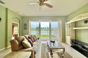 137 Canterbury Pl, Royal Palm Beach, FL 33414 - Photo 12