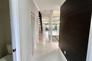 1905 Canterbury Cir, Wellington, FL 33414 - Photo 2
