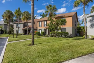310 Sandtree Dr, Palm Beach Gardens, FL 33403 - Photo 36