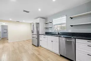 353 E Lakewood Rd, West Palm Beach, FL 33405 - Photo 16